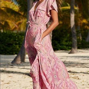 Never worn. Perfect condition